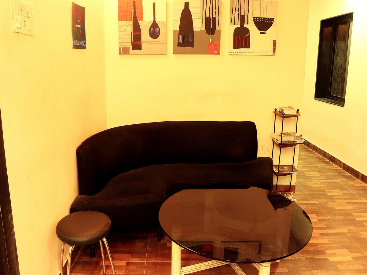 Hotel Trimoorti Колката Екстер'єр фото