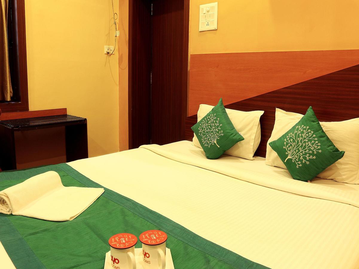 Hotel Trimoorti Колката Екстер'єр фото