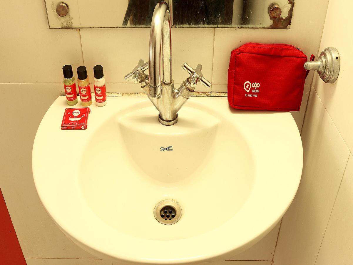 Hotel Trimoorti Колката Екстер'єр фото