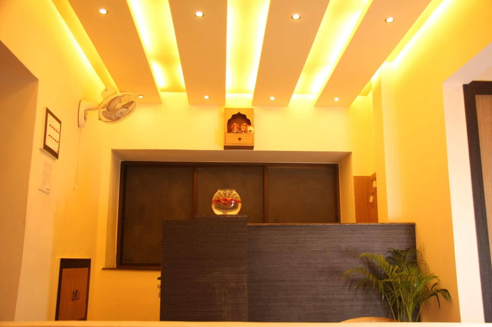 Hotel Trimoorti Колката Екстер'єр фото