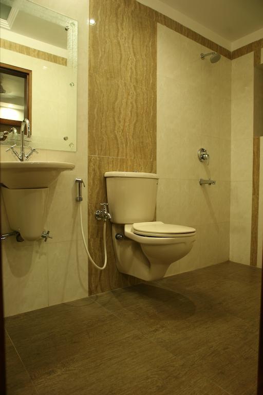 Hotel Trimoorti Колката Екстер'єр фото