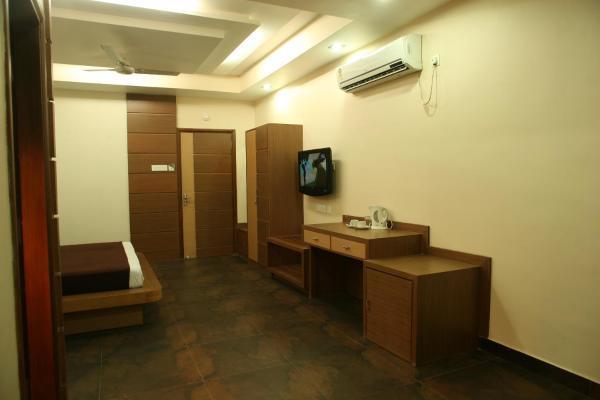 Hotel Trimoorti Колката Екстер'єр фото